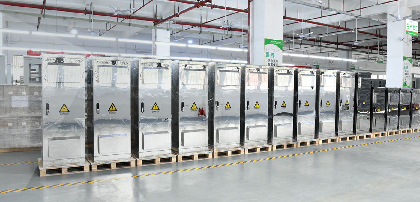 Système d'alimentation sans coupure extérieur de 1 kVA et 2 kVA pour le projet d'équipement de réseau de passerelles portuaires