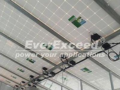 Le système solaire hors réseau EverExceed 4200W est installé avec succès en Syrie

