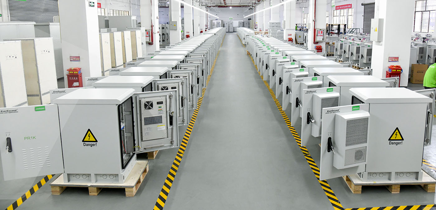 Alimentation de secours extérieure de 1 kVA pour équipements de surveillance critiques